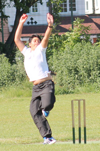  Heston bowler in action