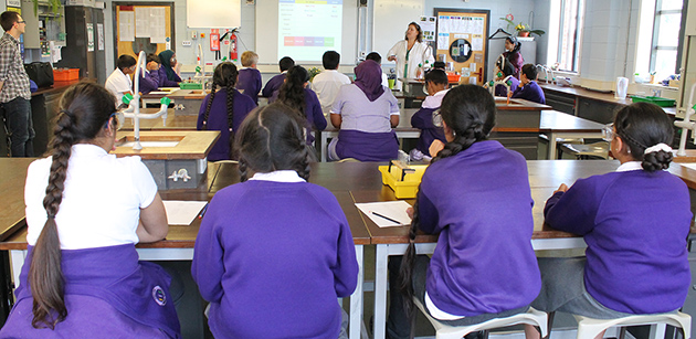  Heston Primary students in the Science Lab with Ms Brown