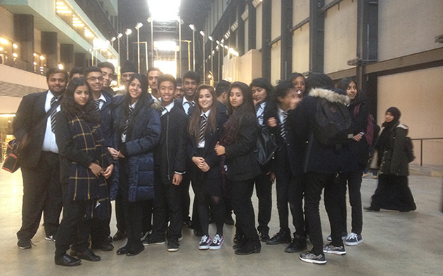 Art students in the Tate Modern Turbine Hall