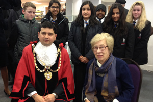  Students with the Mayar and Eva Schloss