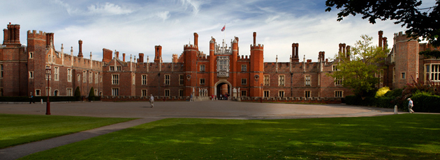  Hampton Court Palace